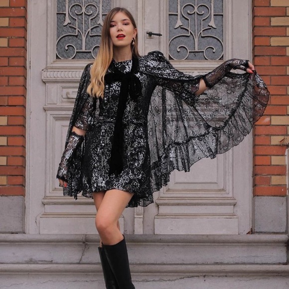 The Vampire’s Wife x H&M Lace Mini Dress - Picture 14 of 16